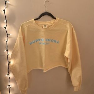Cropped sweatshirt, yellow and blue North shore hawaii